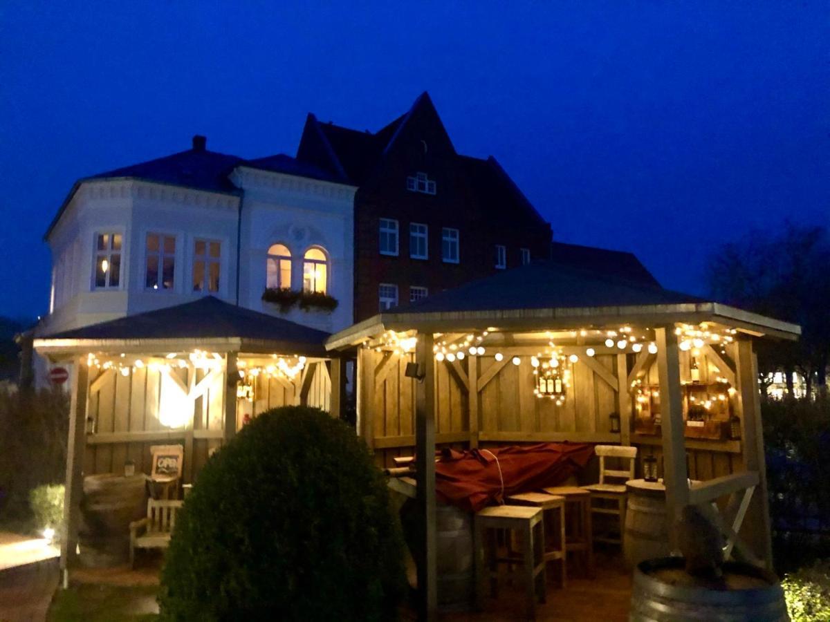 Gaestehaus Kajuete Direkt Am Wasser Friedrichstadt Exteriör bild