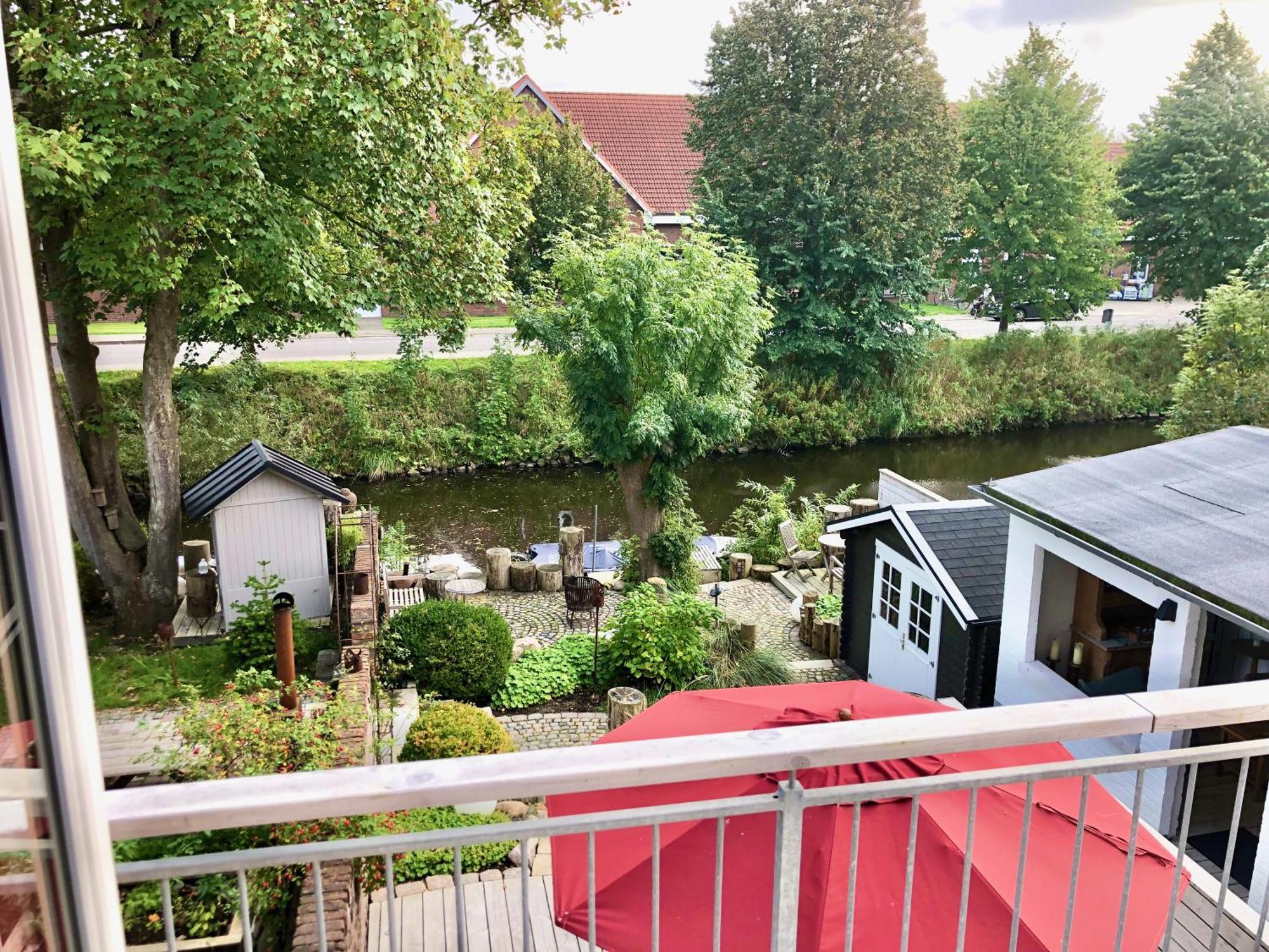Gaestehaus Kajuete Direkt Am Wasser Friedrichstadt Exteriör bild