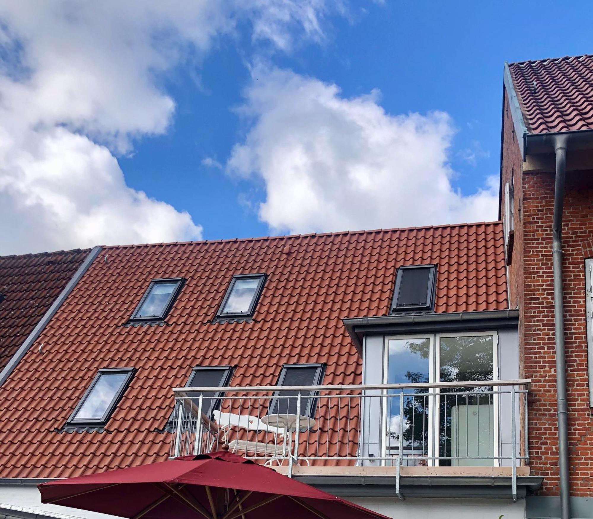 Gaestehaus Kajuete Direkt Am Wasser Friedrichstadt Exteriör bild